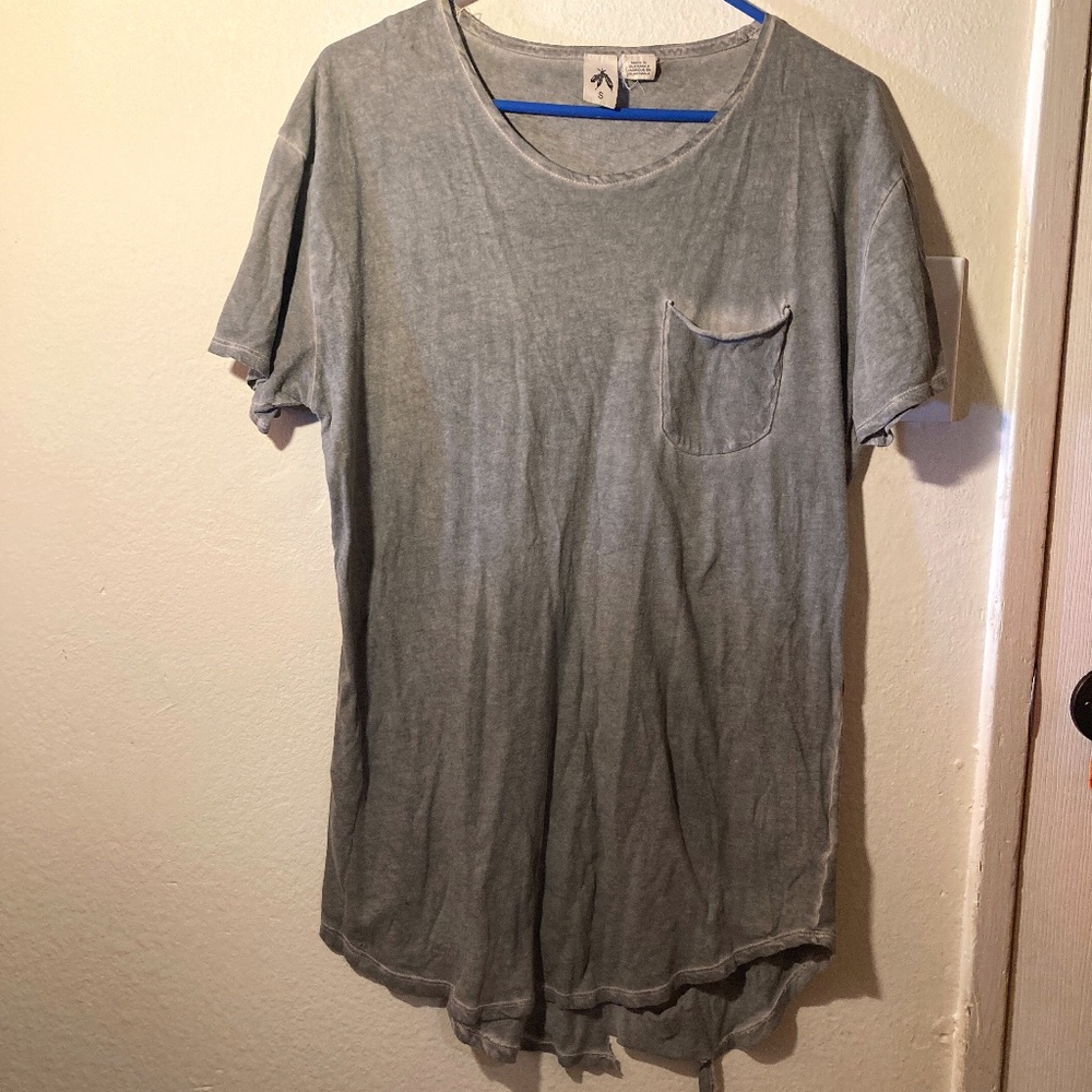 Anthropologie Three Feathers Gray Men's Tee Size S